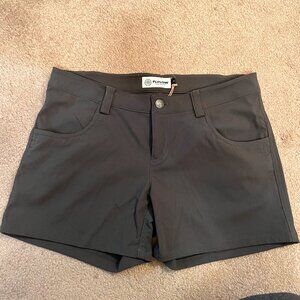 NWT Womens Flylow Life Short Sz. 6 in Shadow